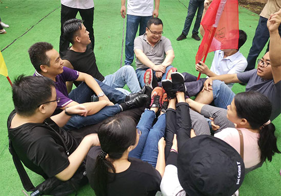 “挑战自我，，，，，凝聚实力，，，，，熔炼一流团队” 广东美高梅集团4688am检测户外拓展活动